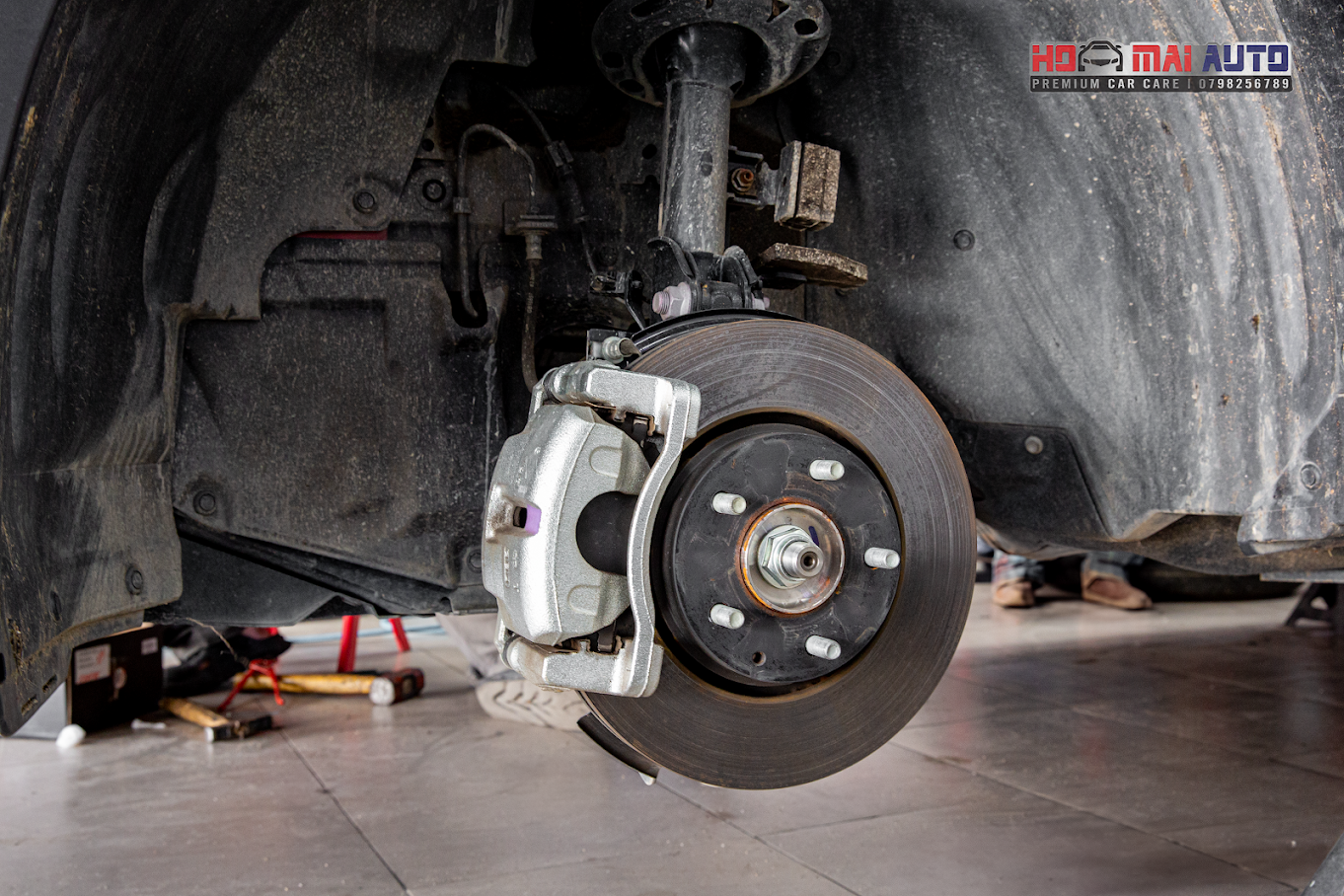 Má Phanh Ô Tô Mòn: Dấu Hiệu Nhận Biết Và Thời Điểm Vàng Để Thay Thế